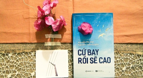 Cuon sach giup ban dat duoc thanh cong va hanh phuc hinh anh