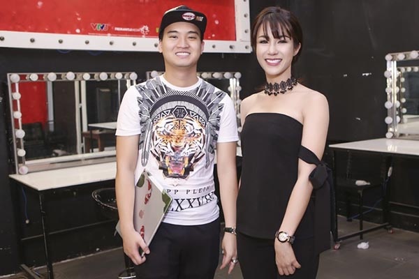 Diep Lam Anh bat ngo duoc chong sap cuoi tang nhan o rap phim hinh anh