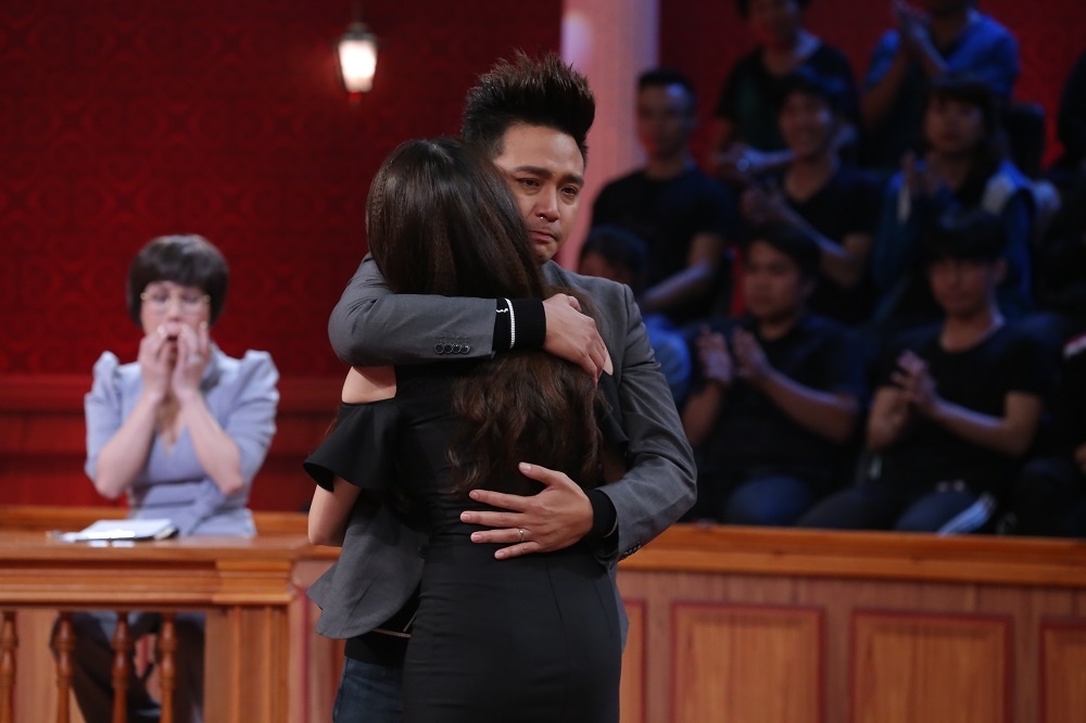 Kha Ly chat van chong o Phien toa tinh yeu anh 2