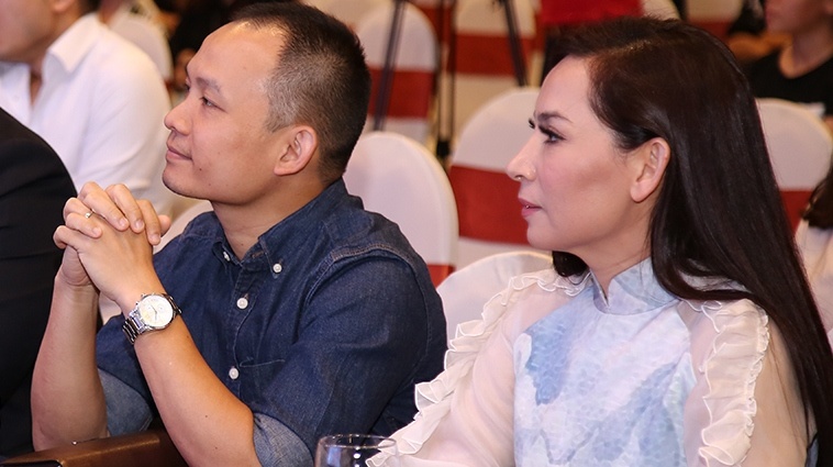 Phi Nhung khoc nguoi than anh 2