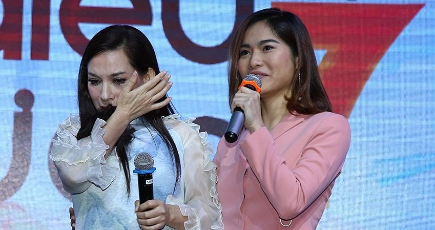 Phi Nhung khoc nguoi than anh 1