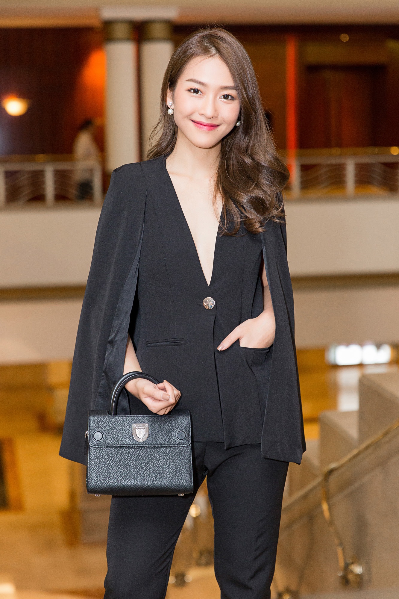 Huong Tram,  Duc Phuc cung ngoi ghe nong anh 8