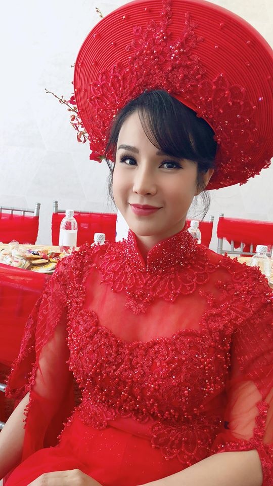 Diep Lam Anh lo bung lum lum anh 1