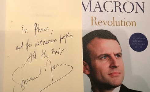 Sach cua tong thong Phap ra mat o Viet Nam hinh anh