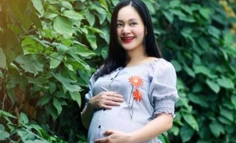 Lan Phuong sinh con gai dau long voi chong Tay hinh anh