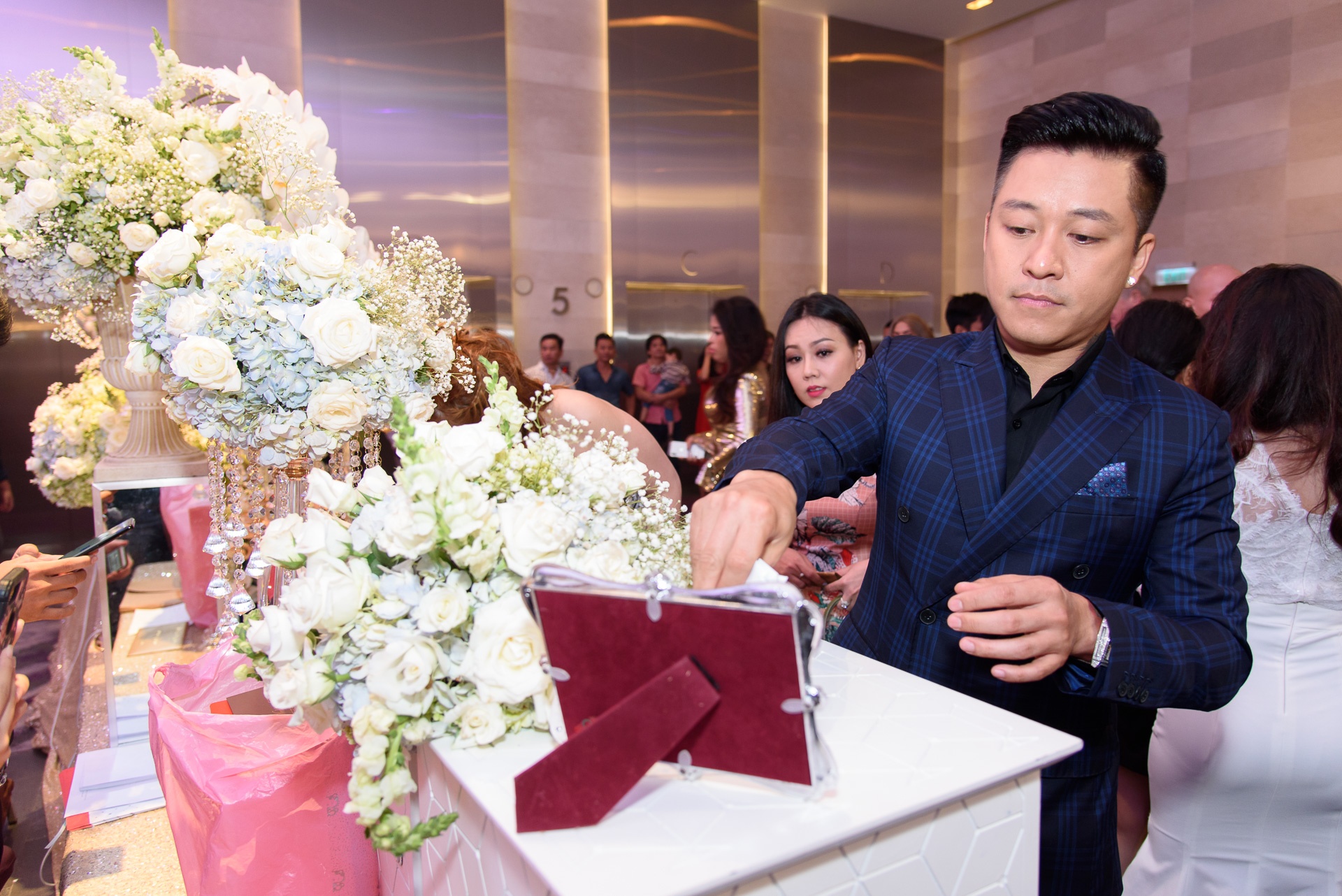 Dam cuoi Lam Vu va vo Viet kieu anh 2