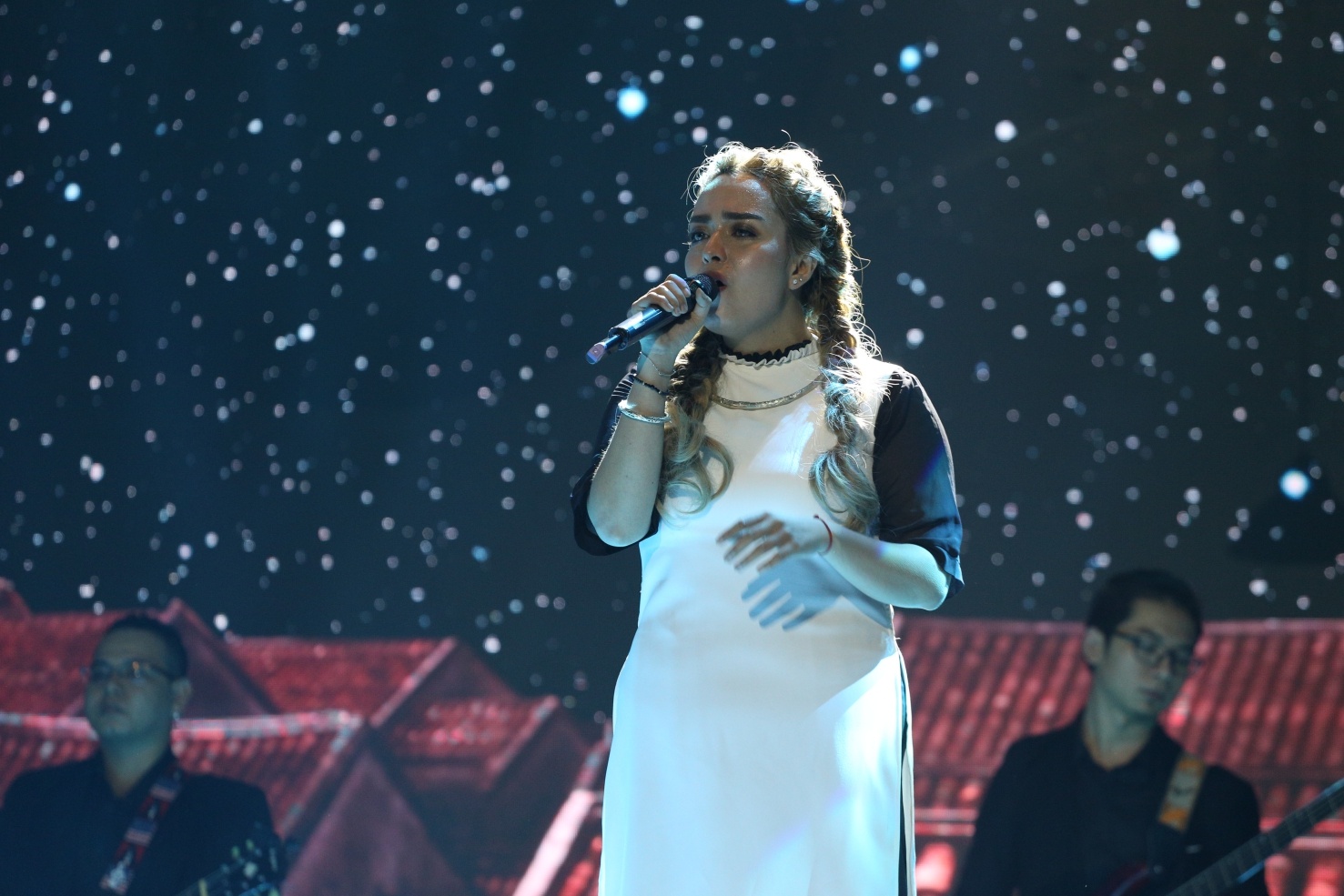 Lam Vinh Hai bi loai khoi Troi sinh mot cap anh 3