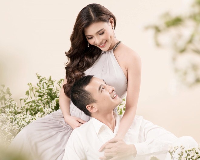 Thuy Diem khoe bung bau ben Luong The Thanh anh 2