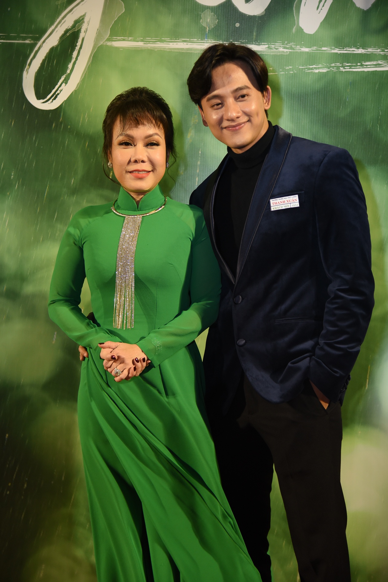 Việt Hương khác lạ dự ra mắt phim Em gái mưa ảnh 3 Viet Huong khac la du ra mat phim Em gai mua anh 3