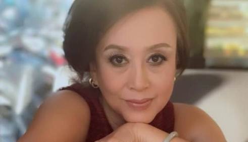 Nghe si Minh Phuong cua 'Trong nha ngoai pho' bi dot quy o Canada hinh anh