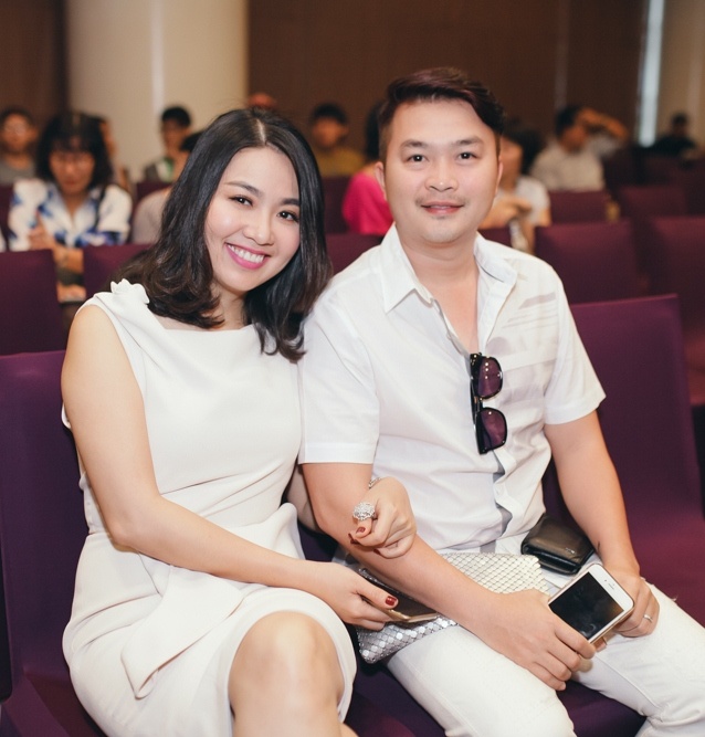 Le Khanh mang thai thang thu 5 anh 1