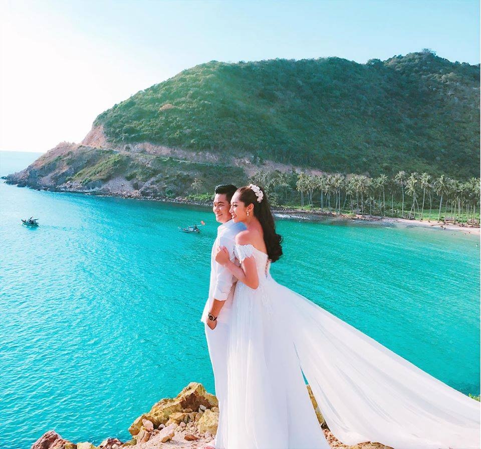 Dang Thu Thao ket hon o tuoi 24 anh 1