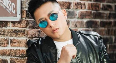 Chau Khai Phong: 'Toi chua bao gio xin xo livestream voi Hoa Vinh' hinh anh
