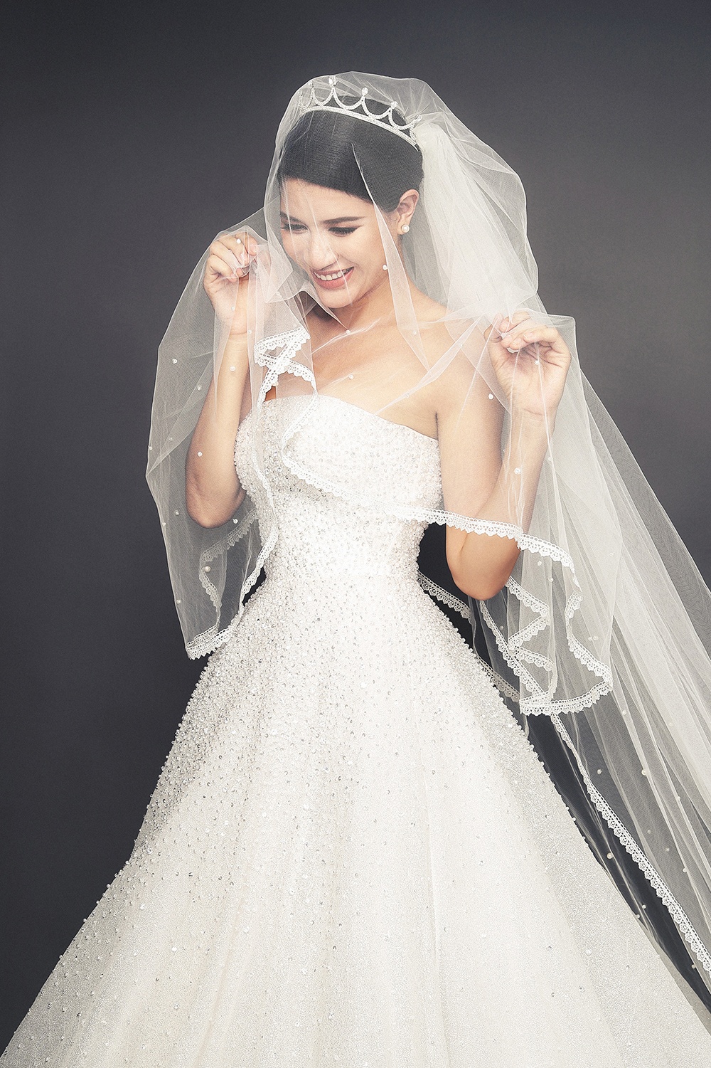 Anh cuoi cua Trang Tran va ong xa anh 7