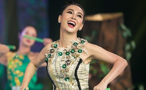 MC 9X xinh dep tro thanh quan quan Duyen dang Bolero 2018 hinh anh