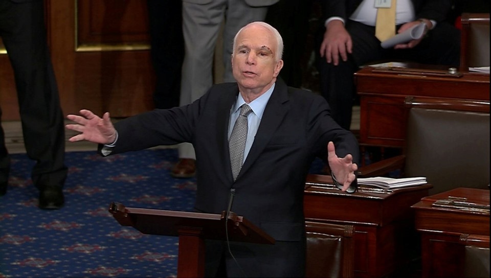 John McCain qua doi anh 1