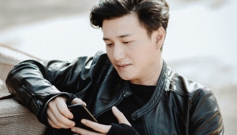 Nha san xuat len tieng: 'Khong bao gio lam viec voi Huynh Anh nua' hinh anh