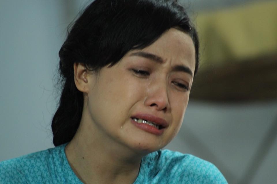 Le Be La ke bi ban dien danh dau, khoc sung mat khi quay phim hinh anh