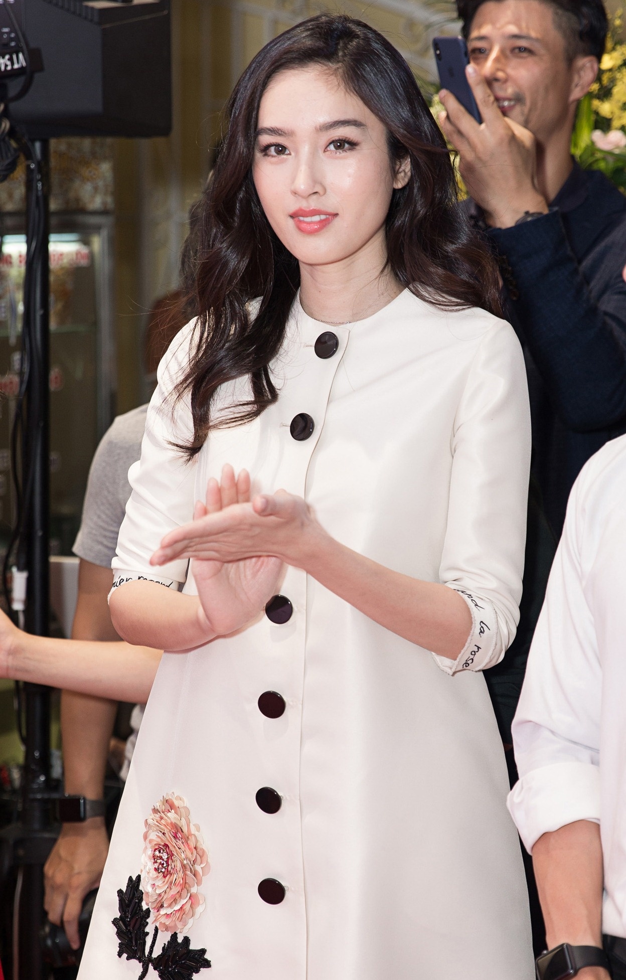 My nhan chuyen gioi Thai Lan den Viet Nam anh 1