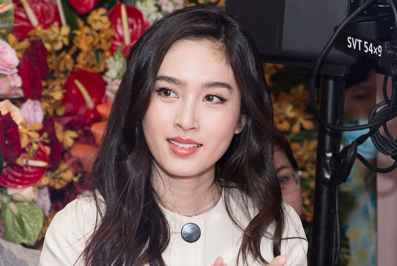 My nhan chuyen gioi Thai Lan den Viet Nam anh 2