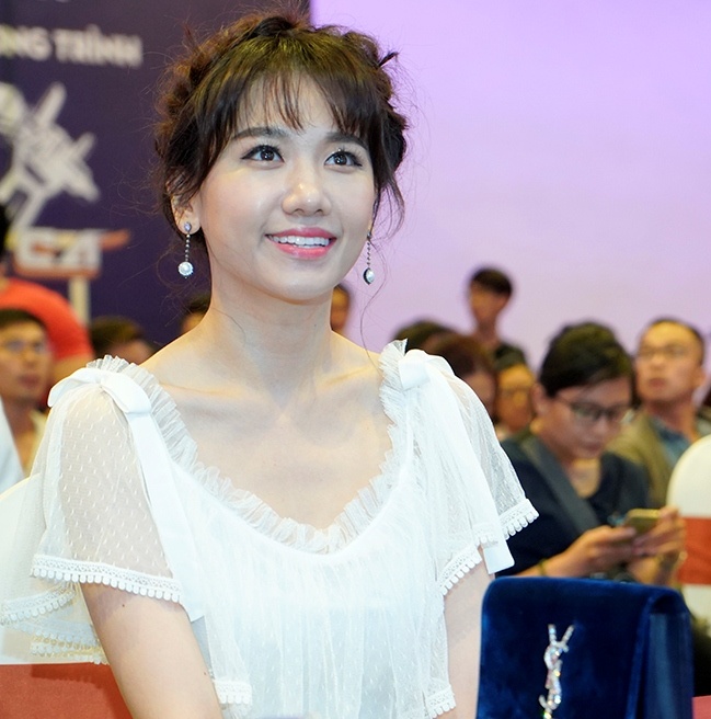 Hari Won thich lam viec voi Truong Giang hon chong anh 1