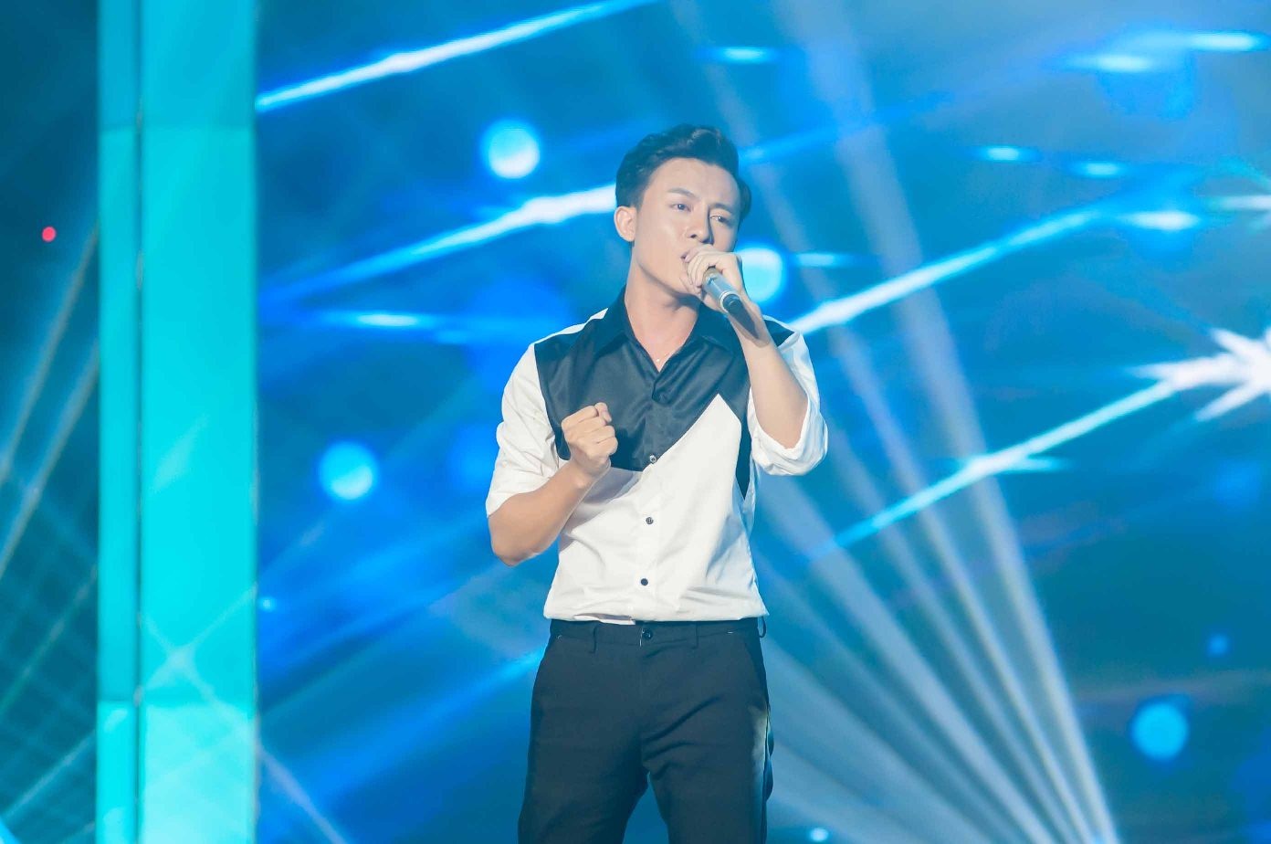 Chi Tai phan khich vi thi sinh xinh dep anh 3