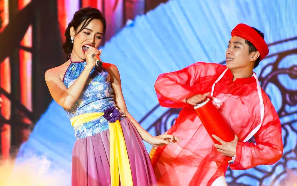 Chi Tai phan khich vi thi sinh xinh dep anh 1