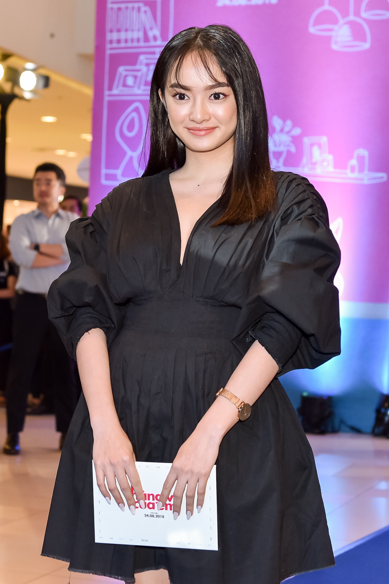 Johnny Tri Nguyen du ra mat phim Chang vo cua em anh 8