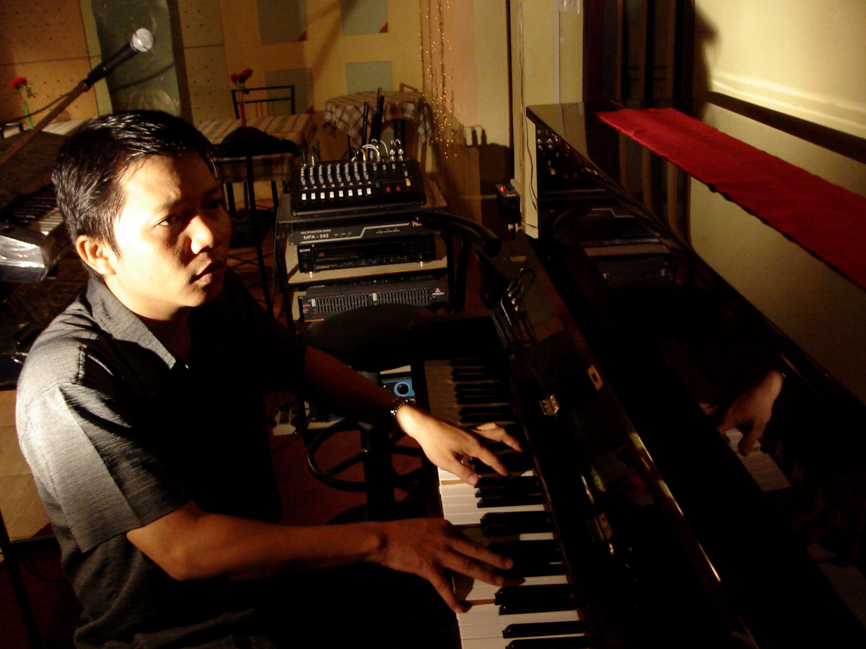 Pham Anh Khoa tro lai sau on ao ga tinh anh 2