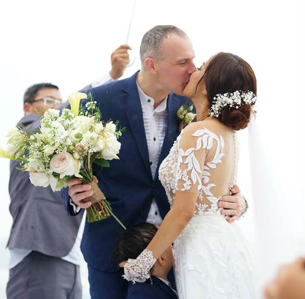 Dam cuoi Ly thanh Thao va chong tay anh 2