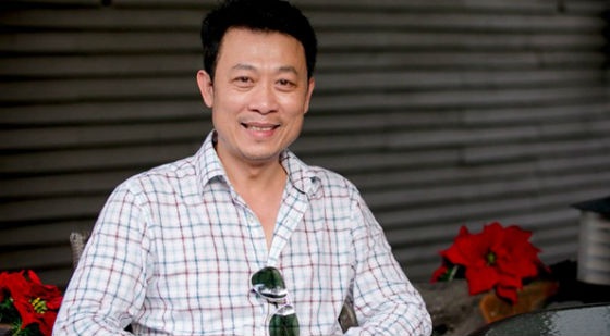 San khau cua danh hai Van Son bi ca si kien, doi boi thuong 300 trieu hinh anh