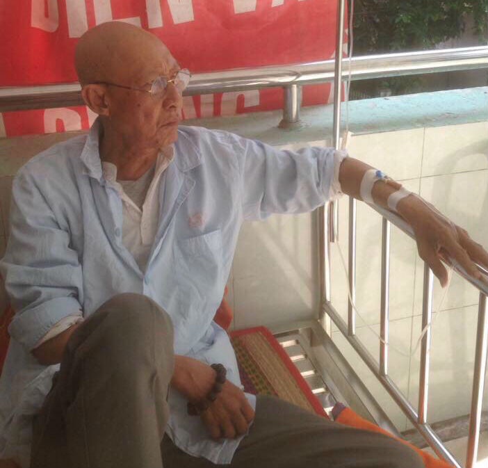 Diễn viên Lê Bình bị ung thư phổi ảnh 2 Dien vien Le Binh bi ung thu phoi anh 2