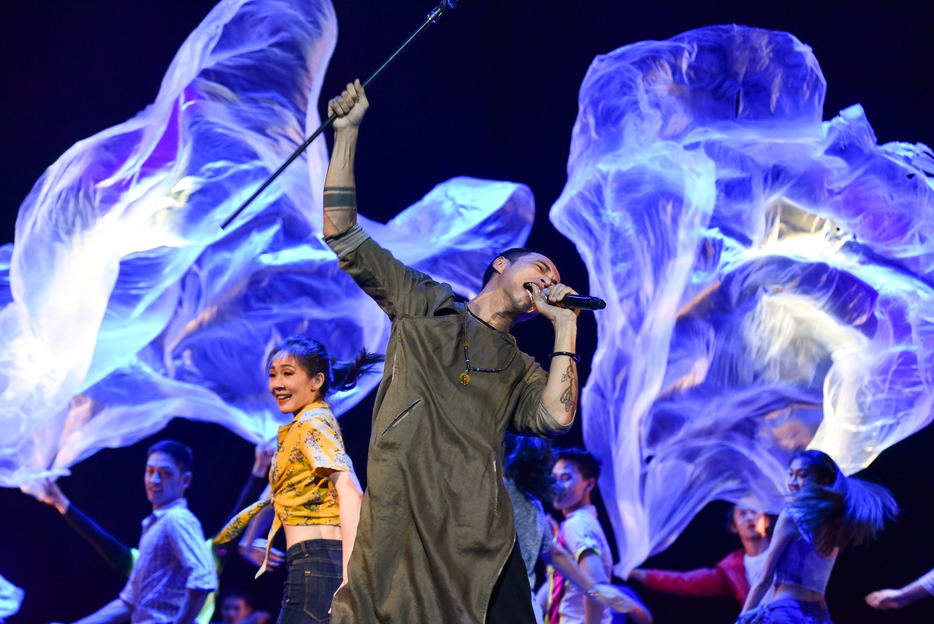 Phạm Anh Khoa diễn trở lại sau scandal ảnh 4 Pham Anh Khoa dien tro lai sau scandal anh 4