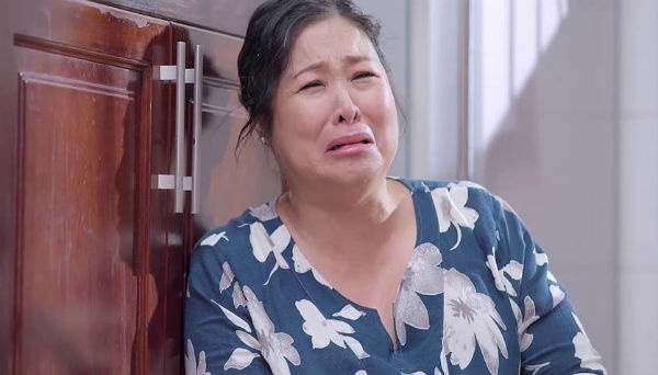 'Gao nep gao te': Ba Mai khoc nuc no vi bi chong va me chong la mang hinh anh