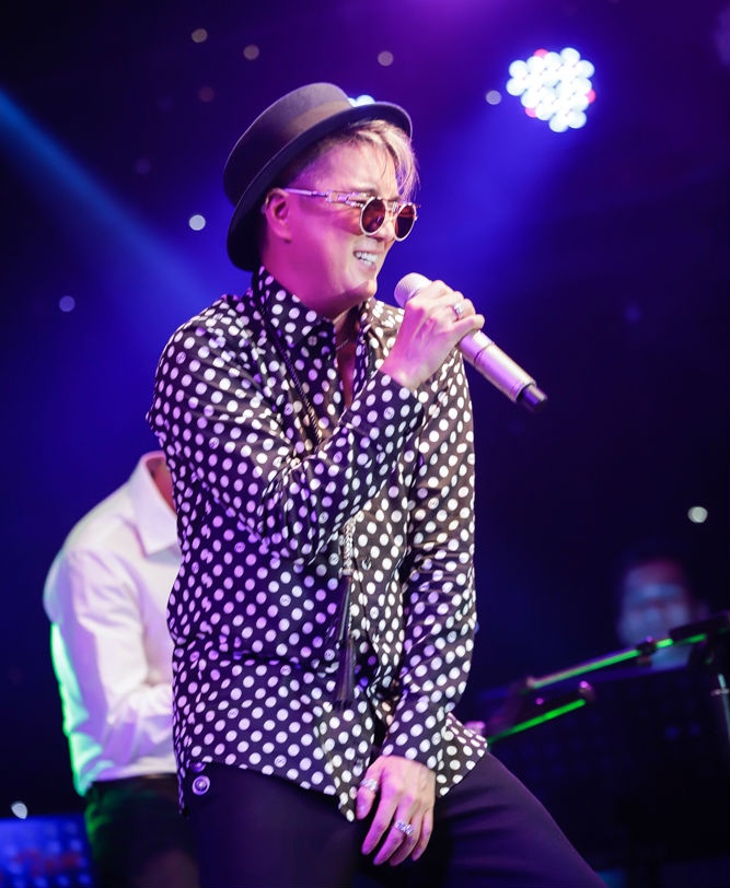 Đêm nhạc ủng hộ Mai Phương thu được hơn 800 triệu ảnh 2 Dem nhac ung ho Mai Phuong thu duoc hon 800 trieu anh 2