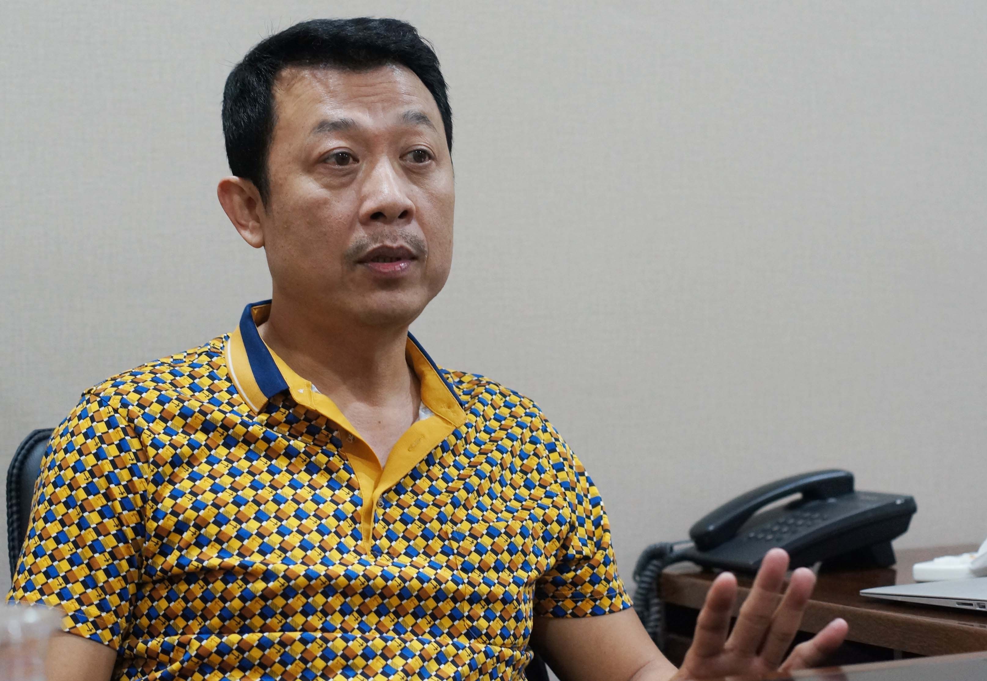 Van Son bi Khanh Loan kien anh 2