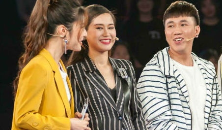 Lam Vy Da to tinh cu Anh Duc keo kiet, mung dam cuoi 200.000 dong hinh anh