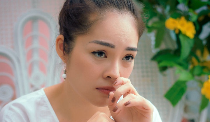 Duong Cam Lynh: 'Toi khoc ca thang, choi voi khi om con ra ngoai song' hinh anh