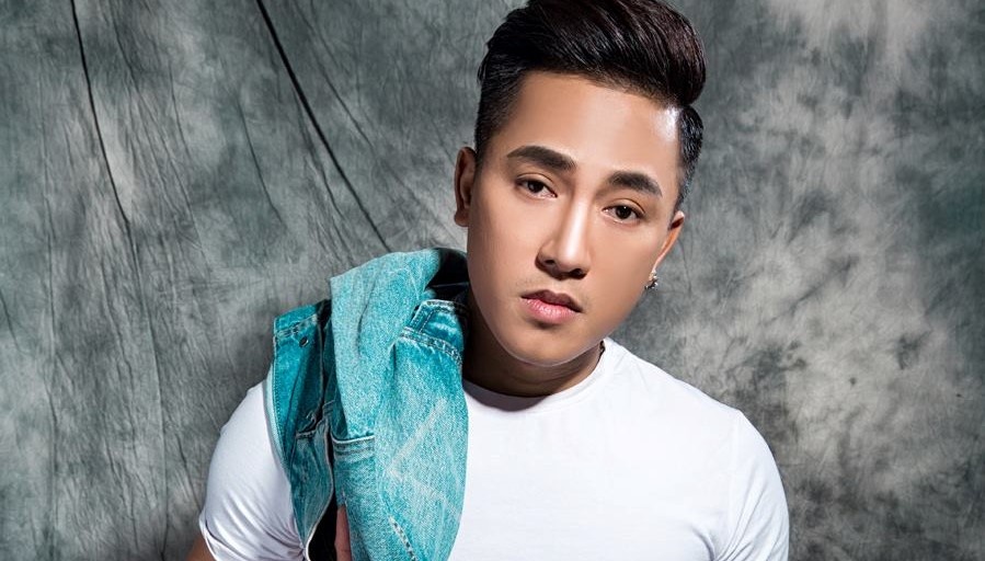 Bai hat moi cua Chau Khai Phong bi nhan xet giong 'Ngam hoa le roi' hinh anh