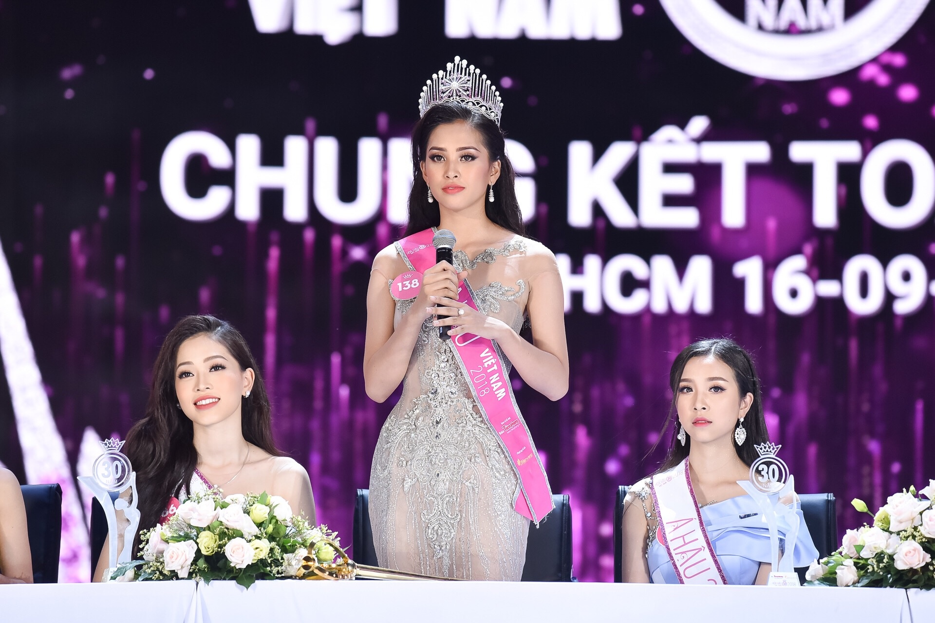 Tran Tieu Vy ky nang yeu anh 1