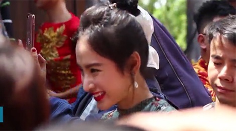 Angela Phuong Trinh, Nam Thu va dan sao Viet ron rang di gio To hinh anh