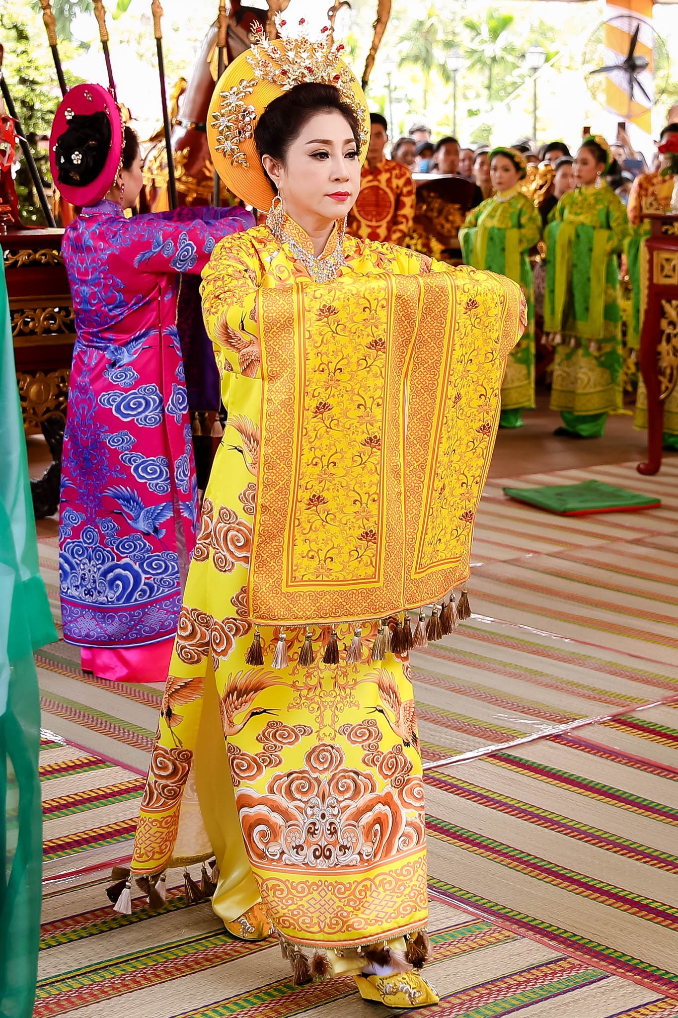 sao Việt dự lễ giỗ Tổ ảnh 4 sao Viet du le gio To anh 4