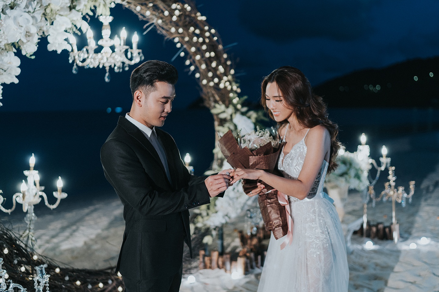 Ưng Hoàng Phúc cầu hôn Kim Cương ảnh 2 Ung Hoang Phuc cau hon Kim Cuong anh 2