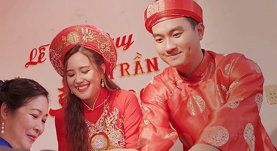 'Gao nep gao te': Minh va Nhan to chuc dam cuoi sau thoi gian trac tro hinh anh