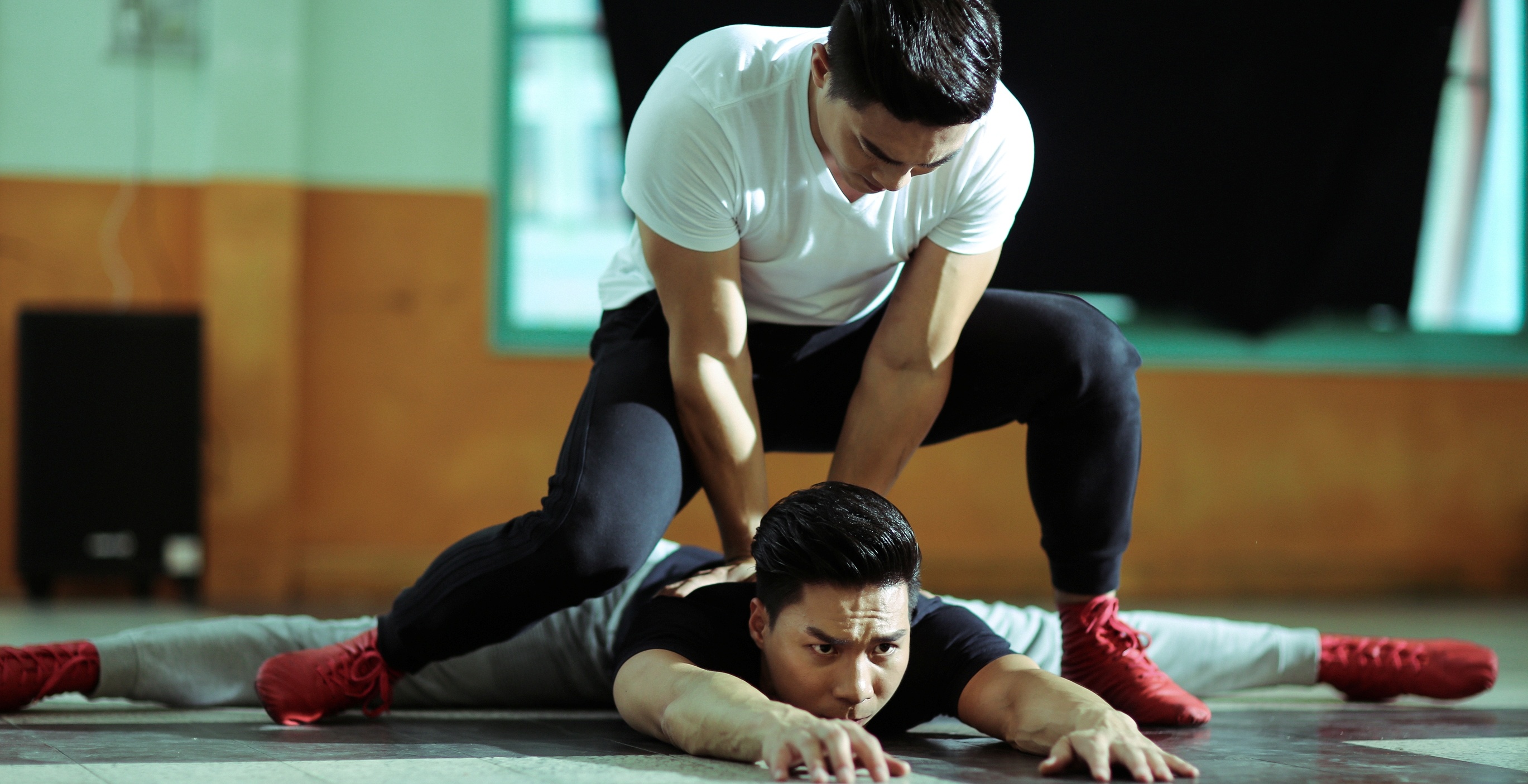 Quoc Co, Quoc Nghiep vat va tap truoc khi pha ky luc Guinness o Italia hinh anh