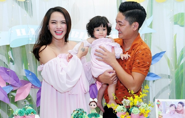 Thành Đạt xuống tóc cầu nguyện khi Hải Băng có bầu ảnh 2 Thanh Dat xuong toc cau nguyen khi Hai Bang co bau anh 2