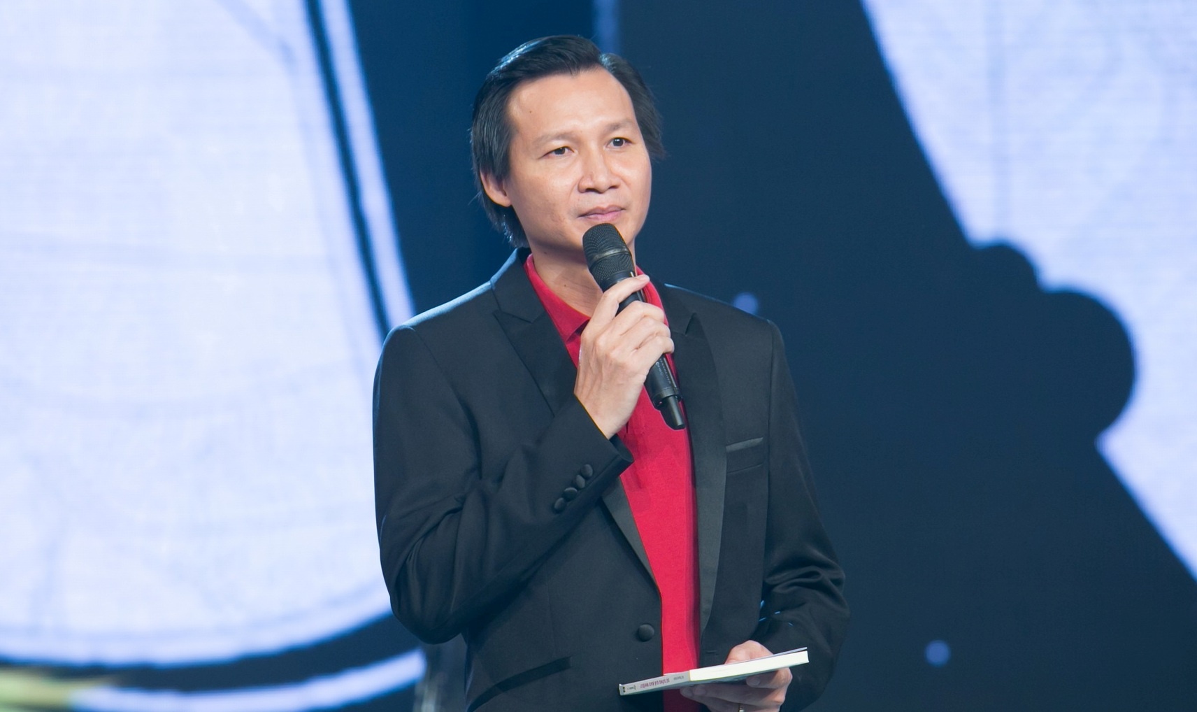 Dao dien Vu Thanh Vinh ra sach anh 1