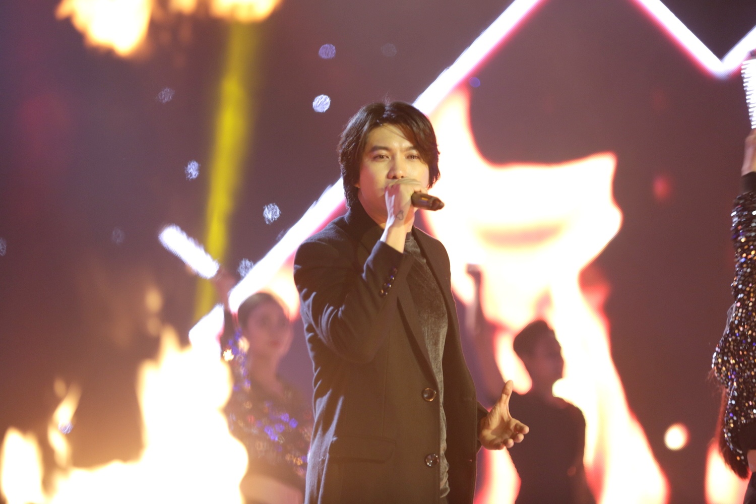 Tim hat lai hit Mot vong trai dat anh 1