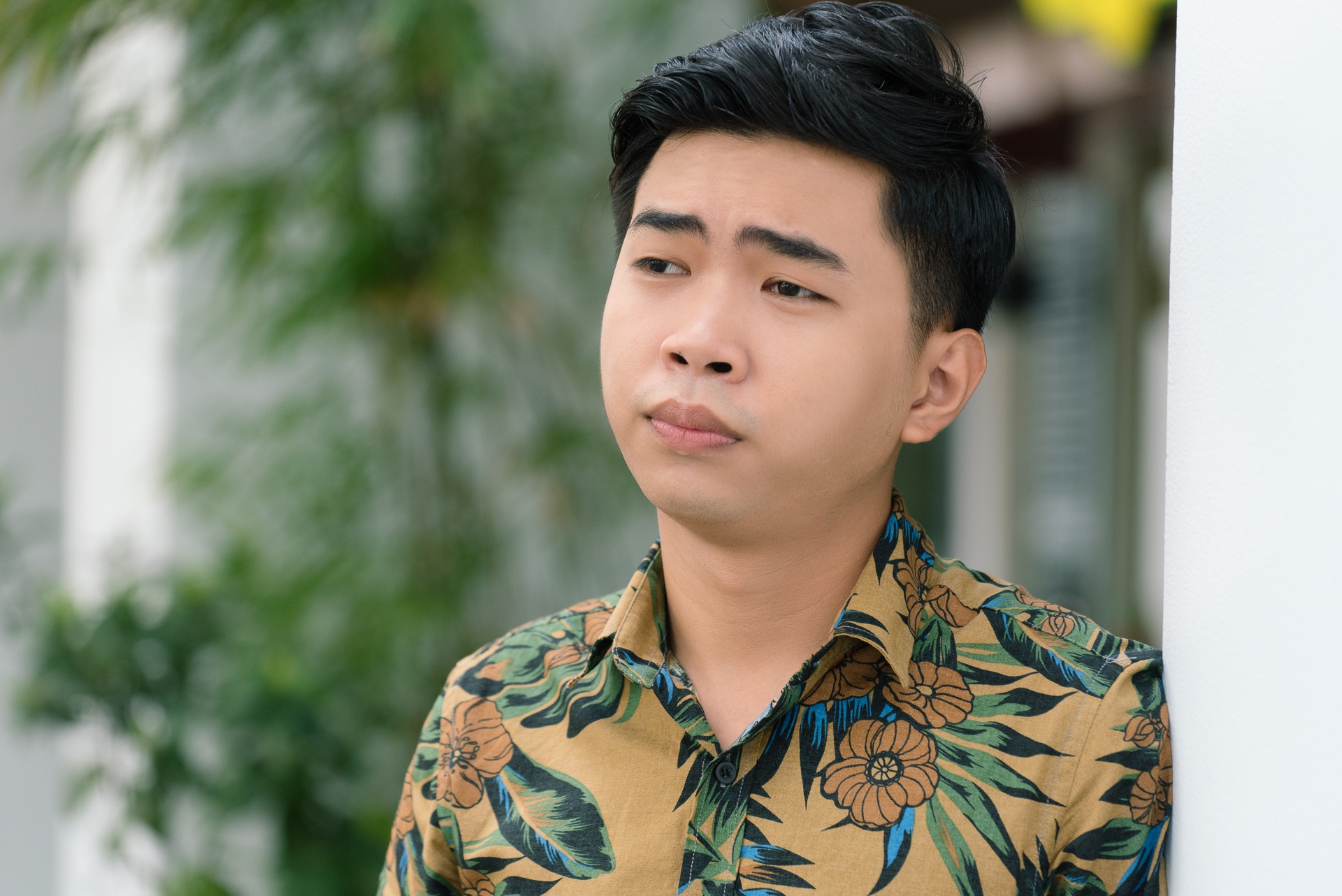 Minh Dự bị Hữu Châu cầm roi đánh ảnh 1 Minh Du bi Huu Chau cam roi danh anh 1