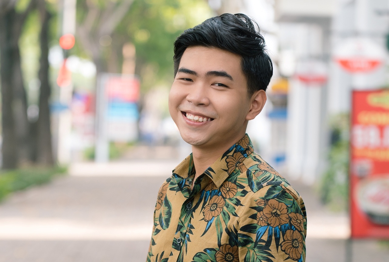 Minh Dự bị Hữu Châu cầm roi đánh ảnh 4 Minh Du bi Huu Chau cam roi danh anh 4